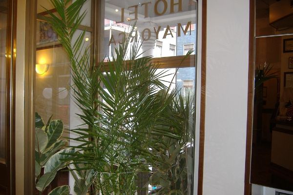 Hotel Mayorca (Milan)